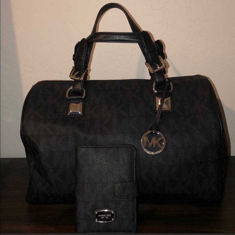 Michael Kors Large Monogram Satchel Black